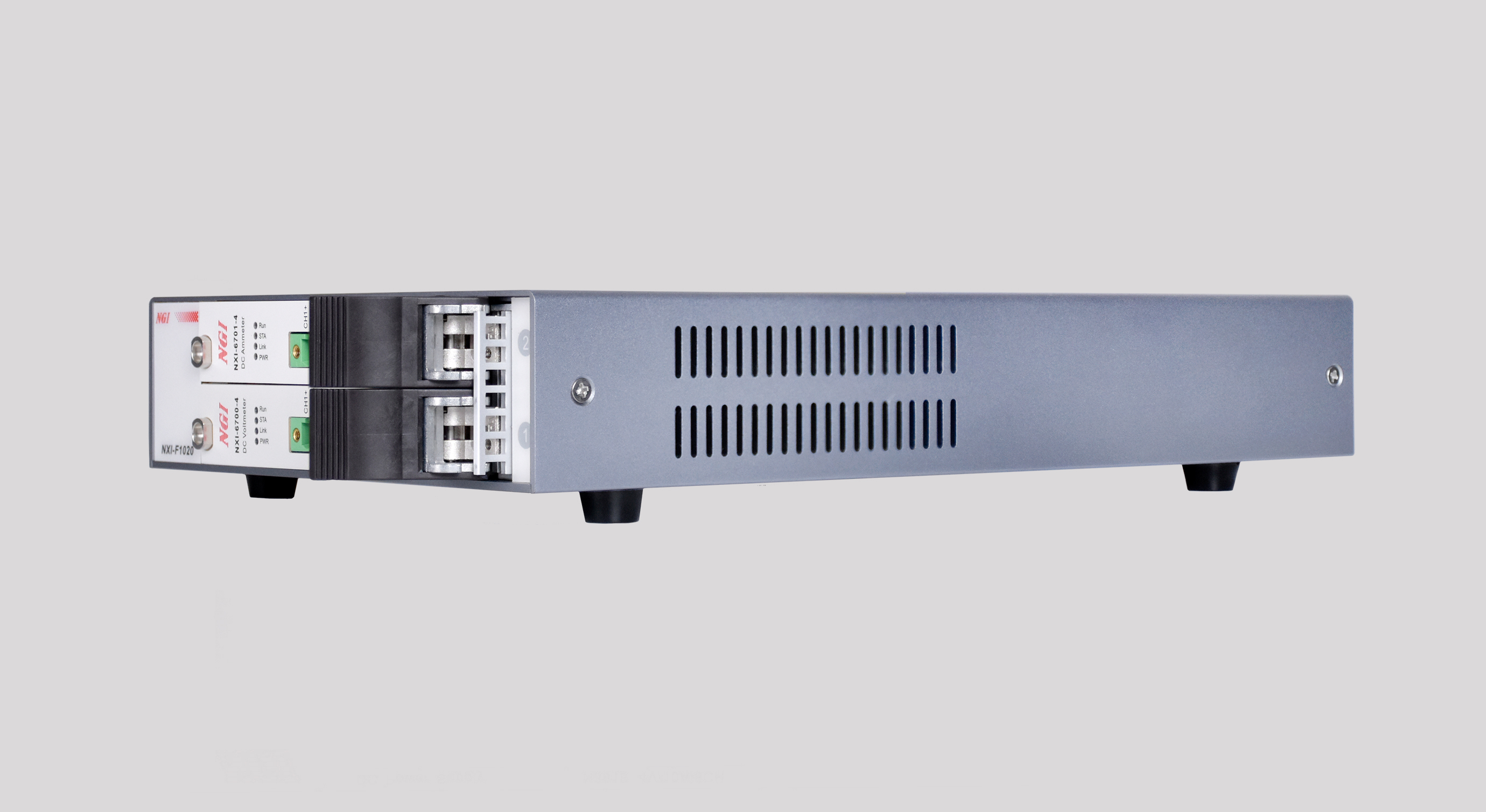 NXI-F1020 双槽位NXI测控机箱